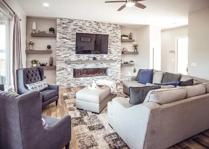 Holiday home 'vistas Bonitas' W/ Patio: 7 Mi To Snowbowl! *
