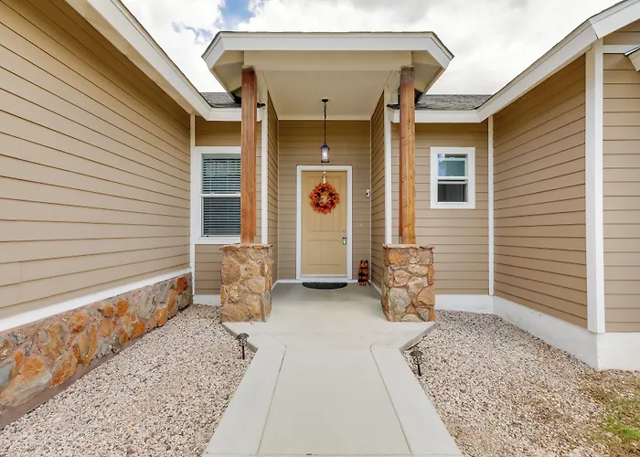 Holiday home 'vistas Bonitas' W/ Patio: 7 Mi To Snowbowl! Flagstaff
